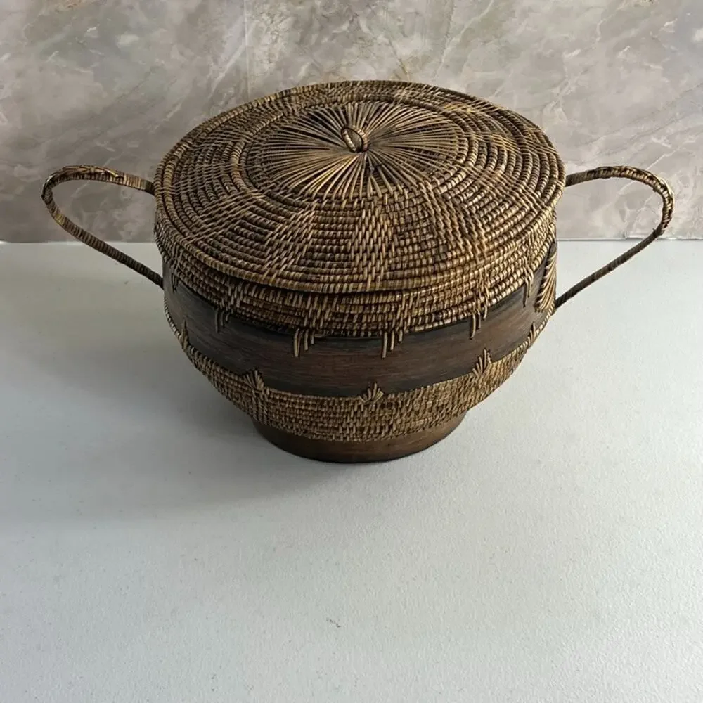 Hand-woven Basket With Lid 7